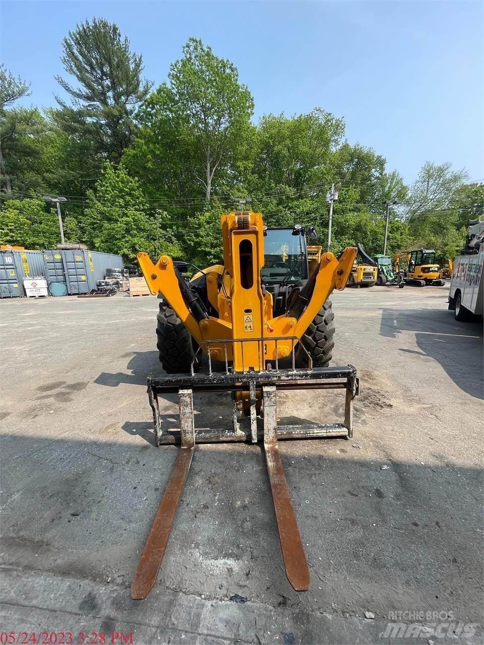 JCB 510-56 مناولات متداخلة