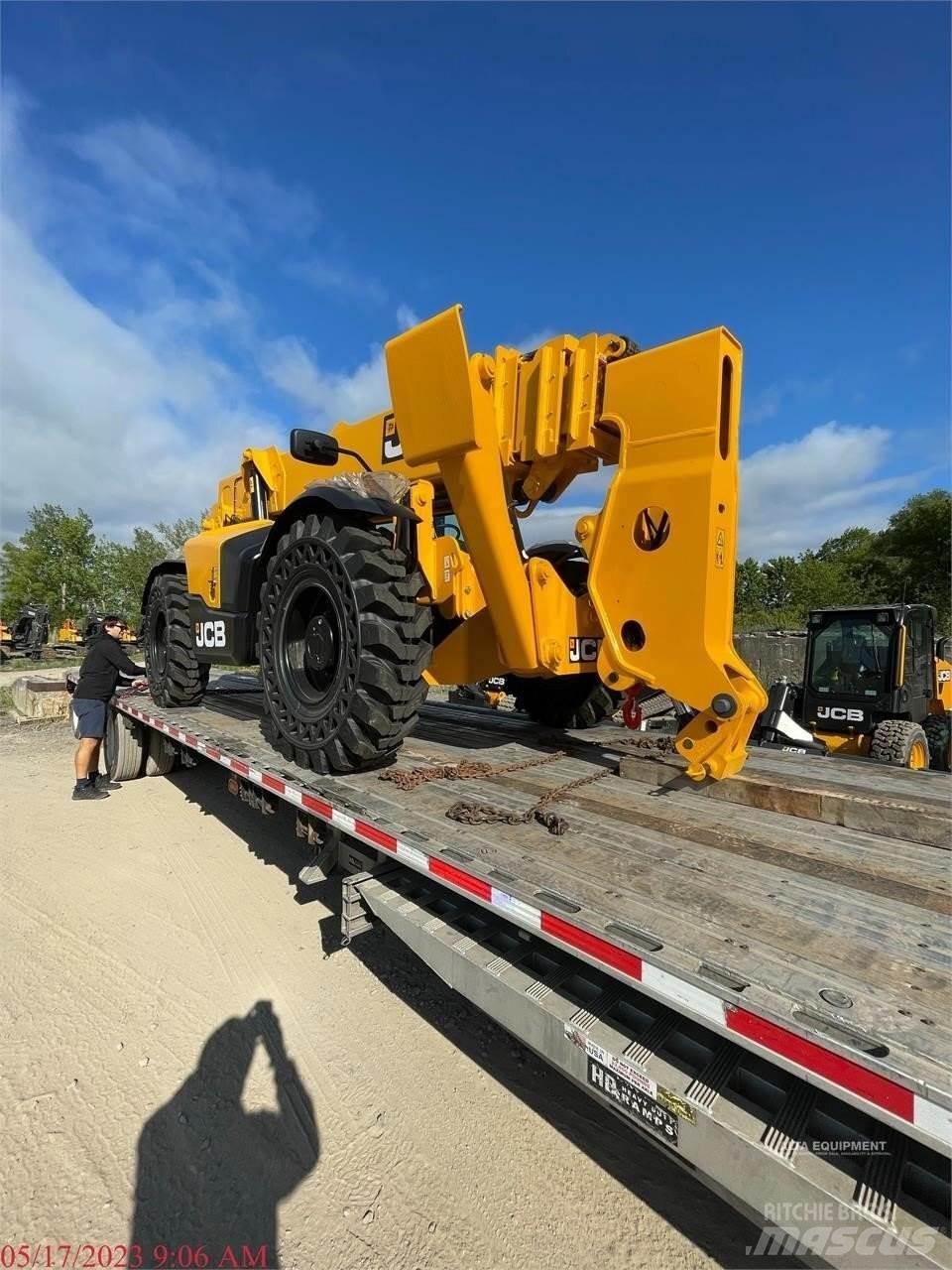 JCB 510-56 مناولات متداخلة