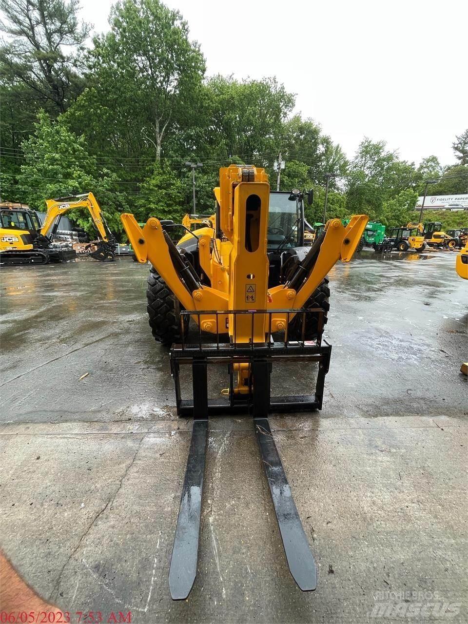 JCB 510-56 مناولات متداخلة