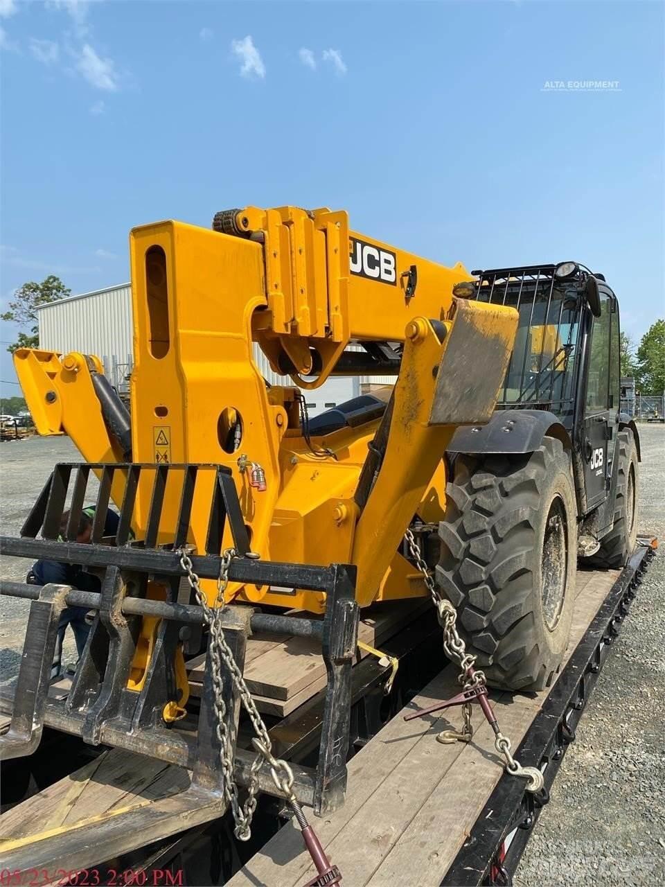 JCB 512-56 مناولات متداخلة