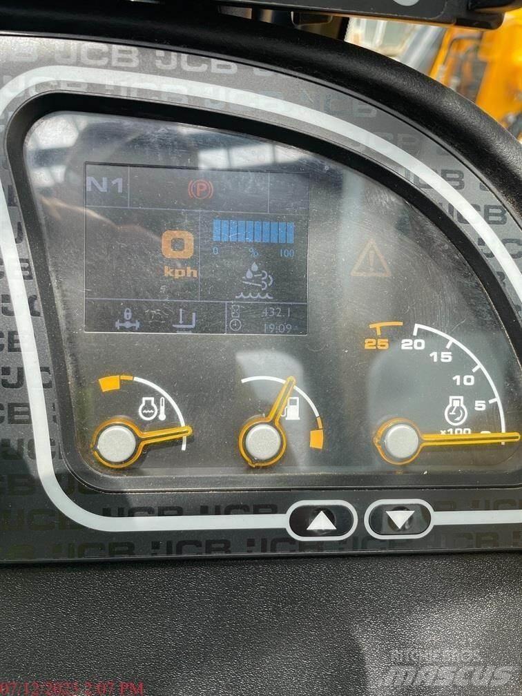 JCB 512-56 مناولات متداخلة