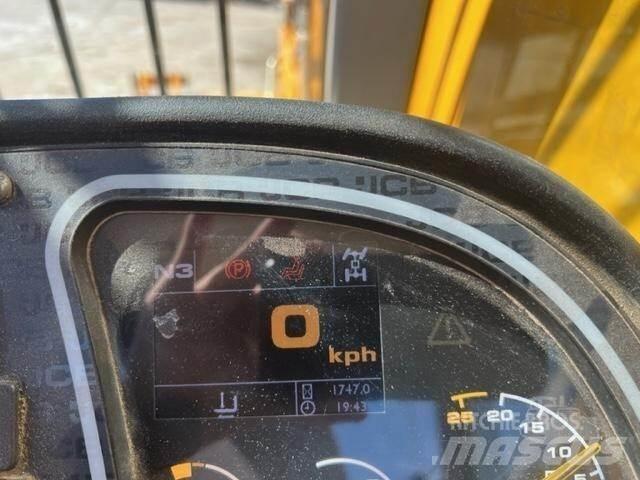 JCB 535-95 مناولات متداخلة