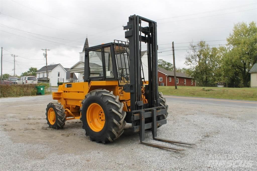 JCB 926 شاحنات الطرق الوعرة