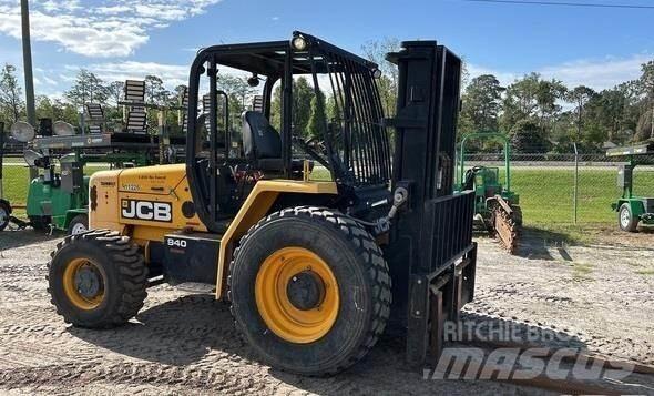 JCB 940 شاحنات الطرق الوعرة