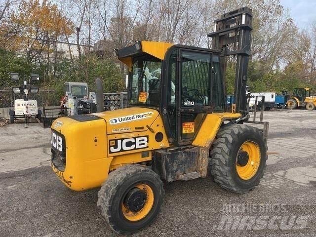 JCB 940 شاحنات الطرق الوعرة