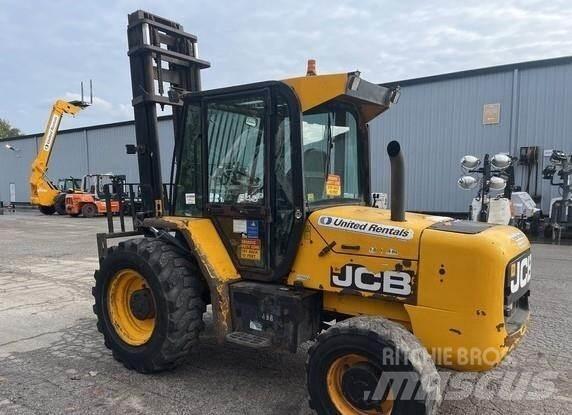 JCB 940 شاحنات الطرق الوعرة