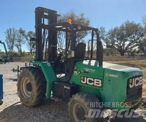 JCB 940 شاحنات الطرق الوعرة