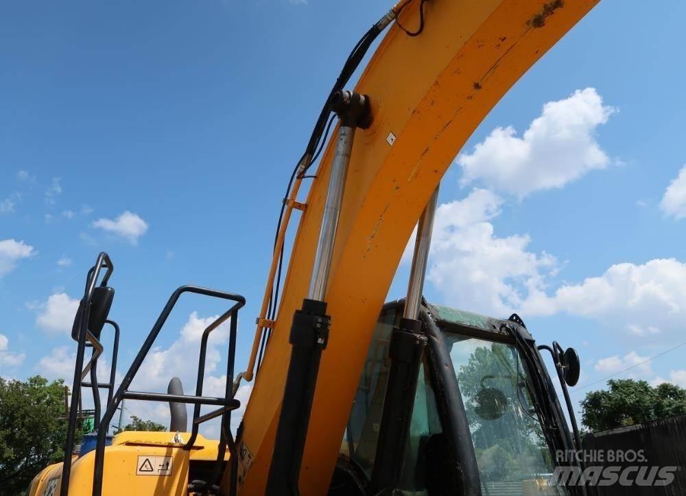 JCB JS160 حفارات زحافة