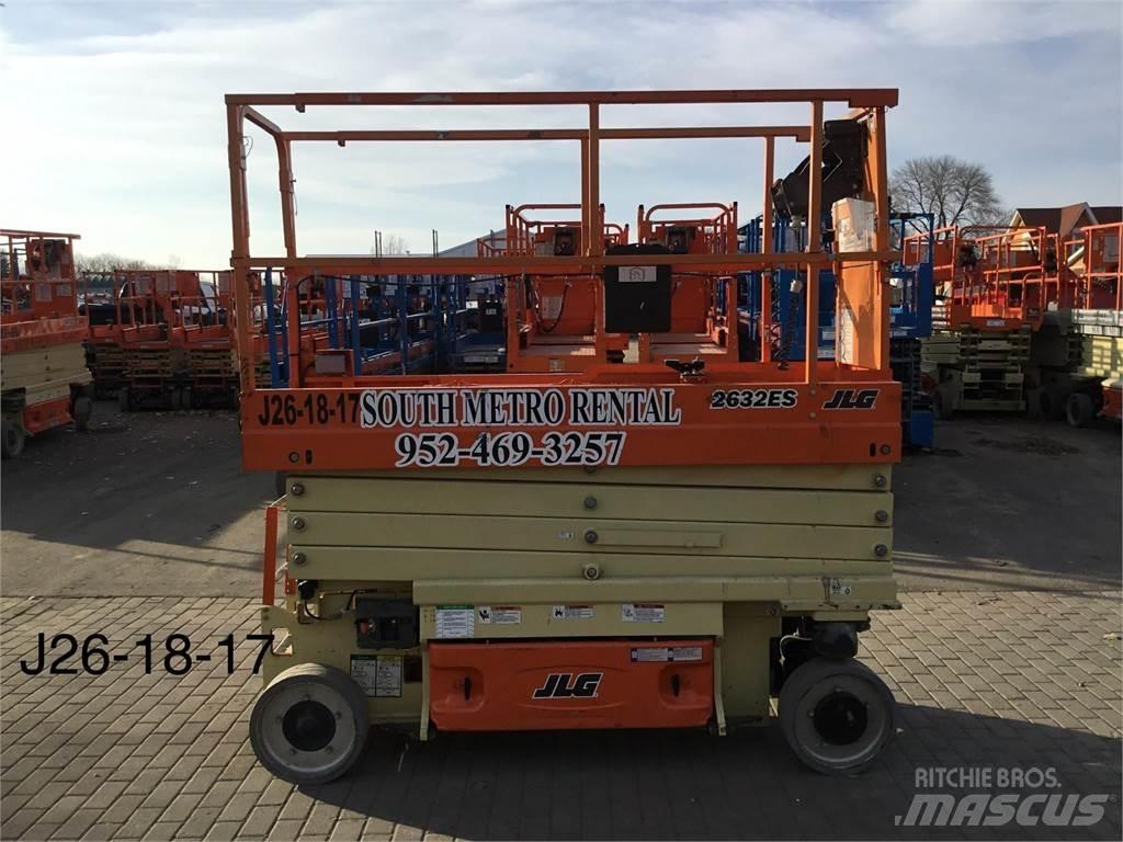 JLG 2632ES رافعات مقصية الشكل