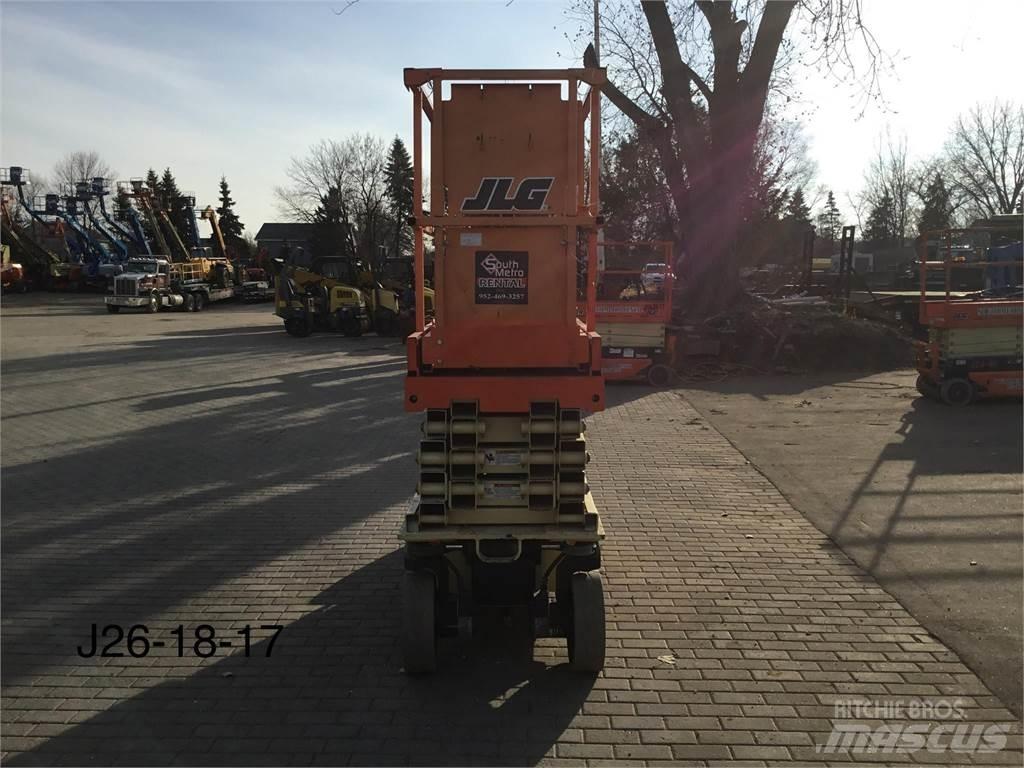 JLG 2632ES رافعات مقصية الشكل