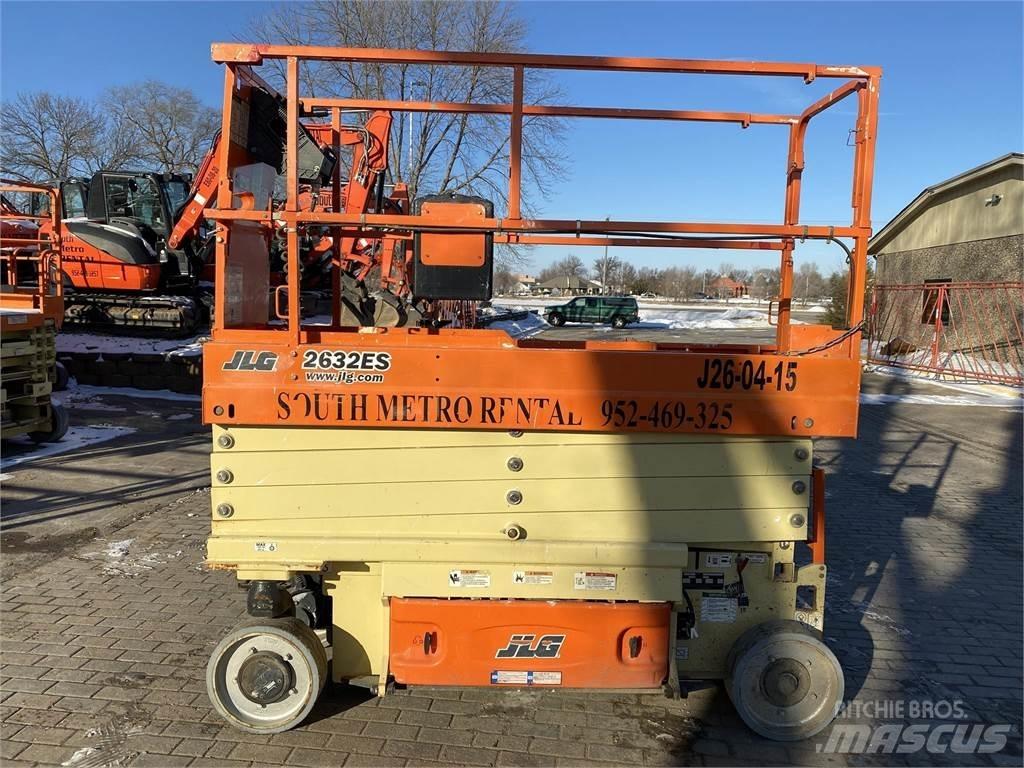 JLG 2632ES رافعات مقصية الشكل