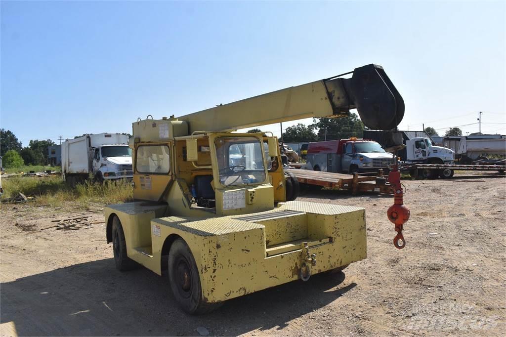 JLG 886D رافعات الطرق الوعرة