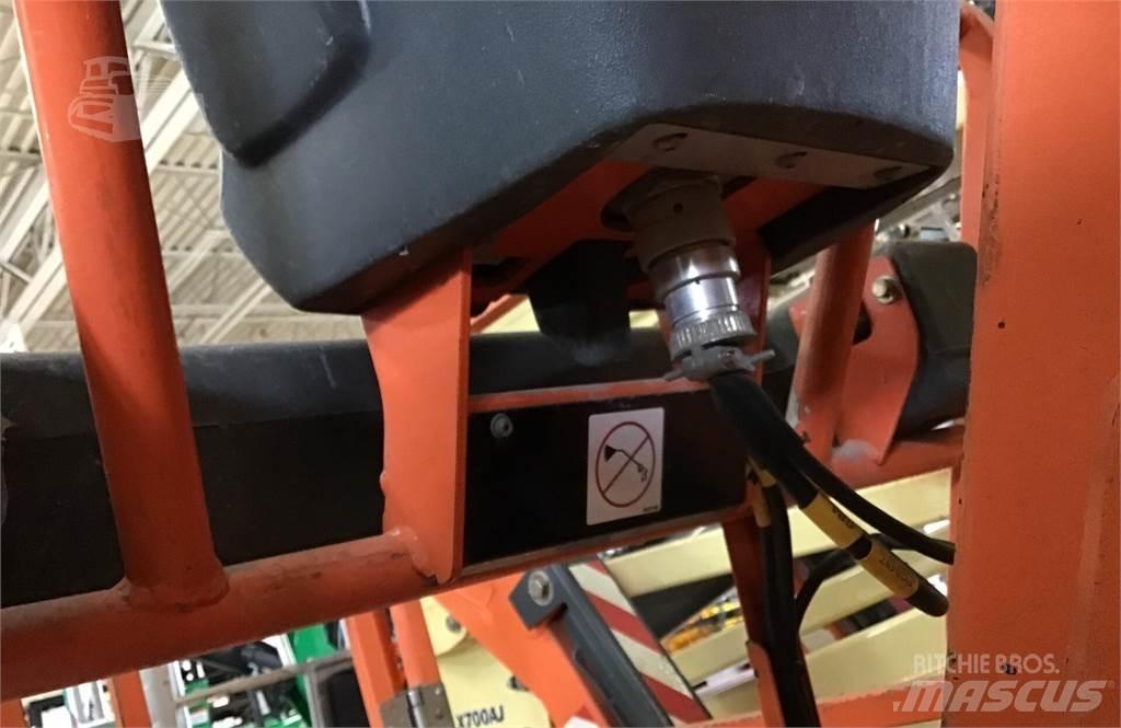 JLG TOUCAN 26E رافعات السارية الرأسية