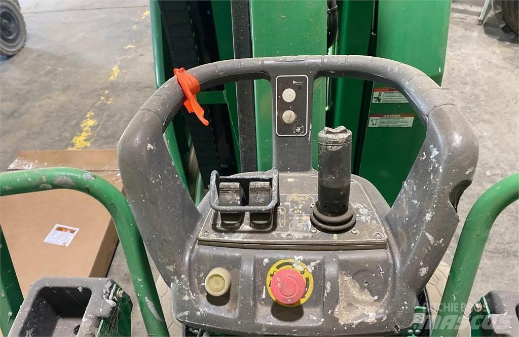 JLG TOUCAN 26E رافعات السارية الرأسية
