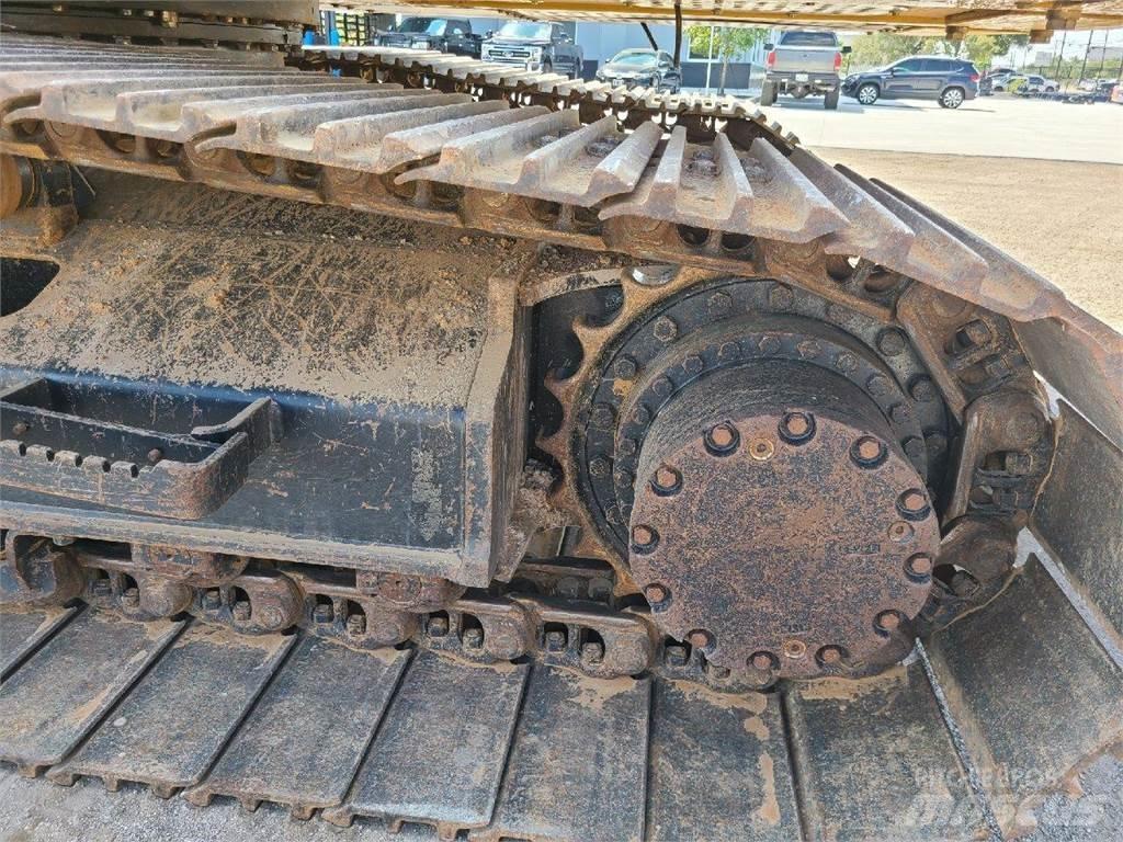 John Deere 210G LC حفارات زحافة