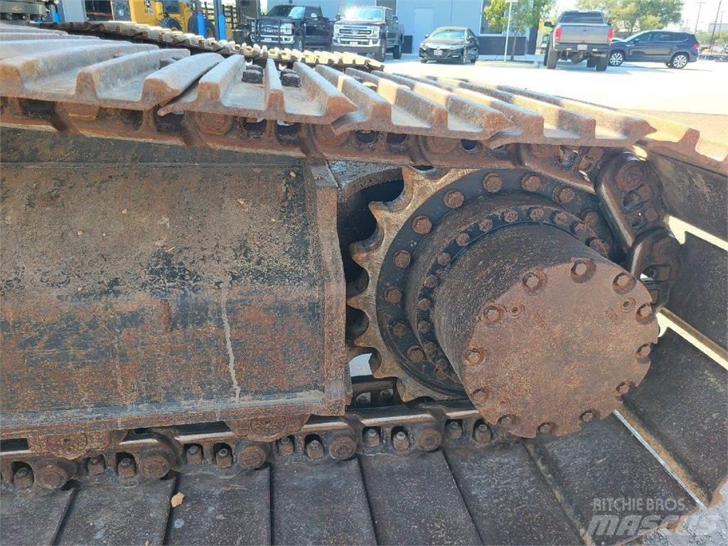John Deere 210G LC حفارات زحافة