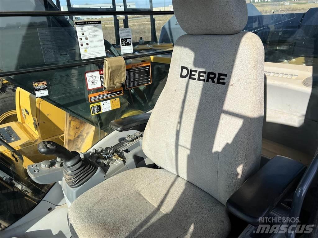 John Deere 210G LC حفارات زحافة