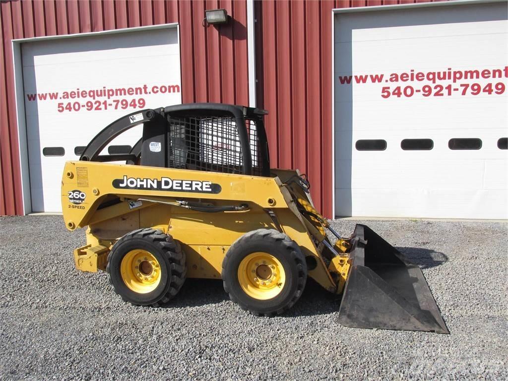 John Deere 260 II لوادر انزلاقية التوجيه