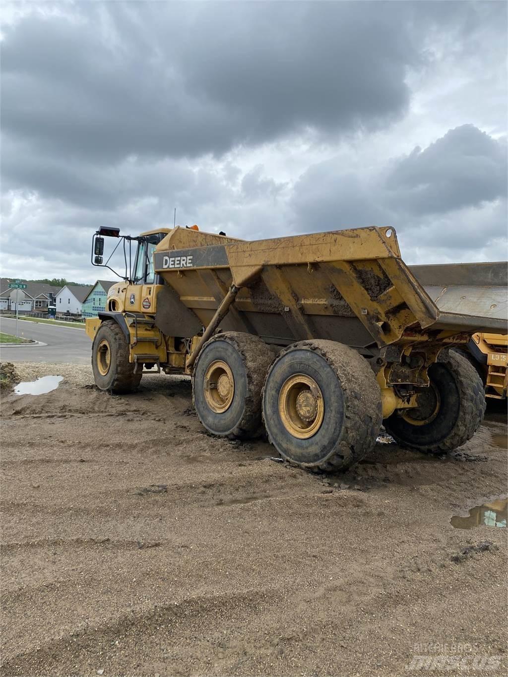 John Deere 300D ساحبات مفصلية