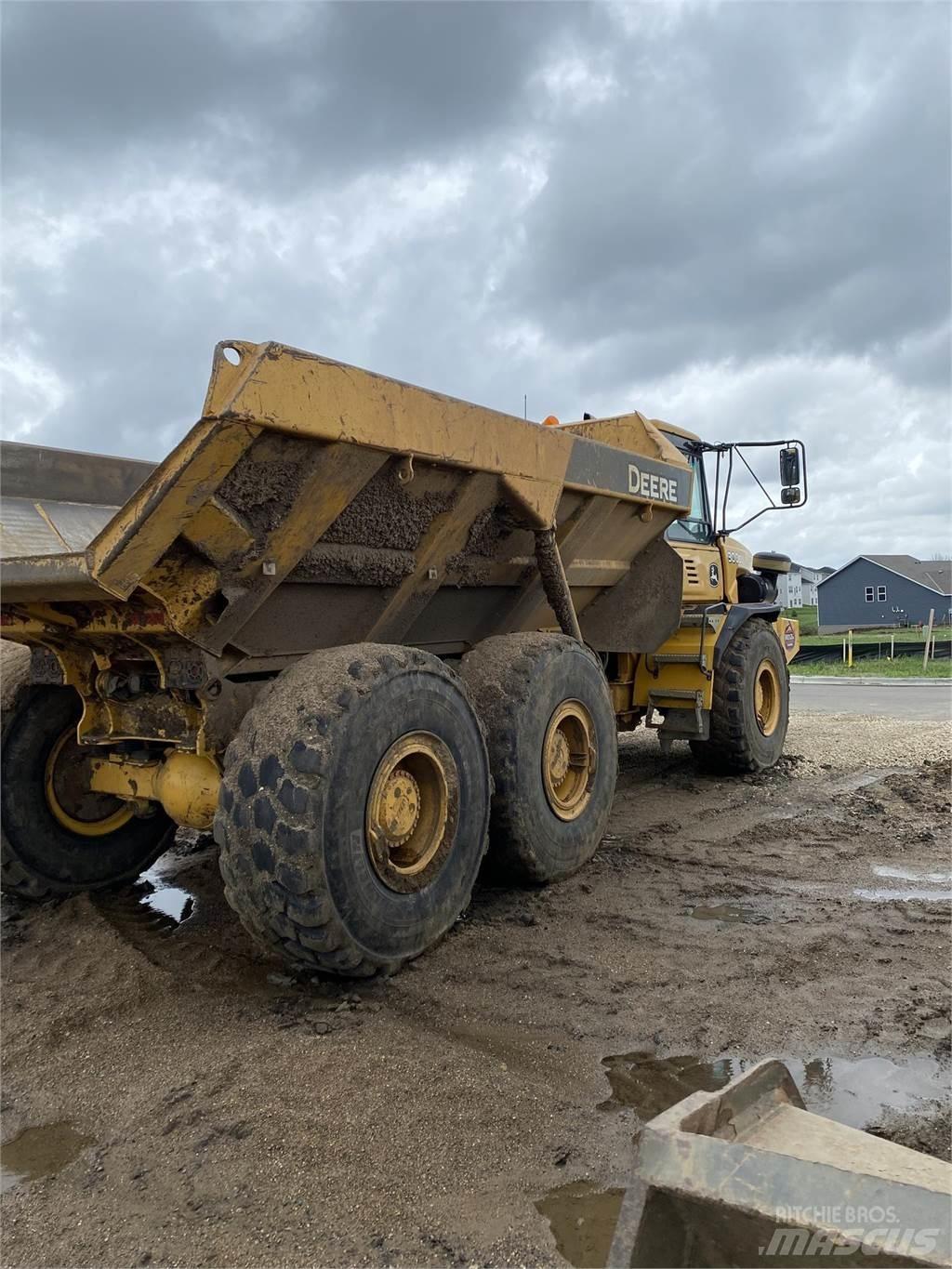 John Deere 300D ساحبات مفصلية