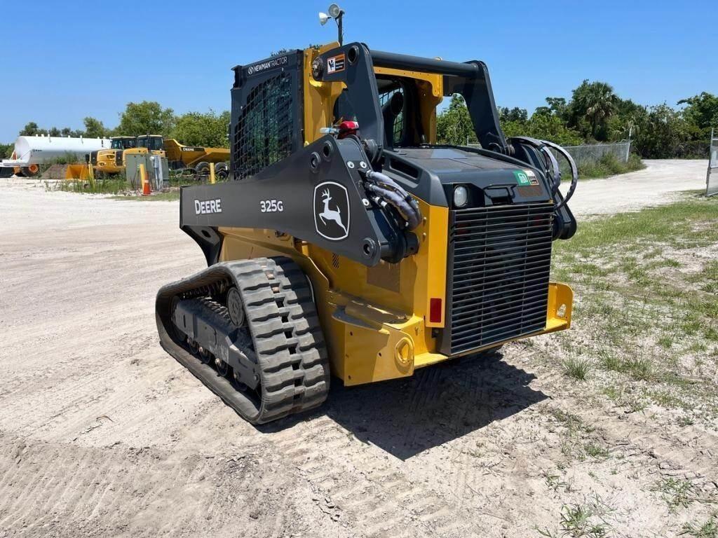 John Deere 325G لوادر انزلاقية التوجيه