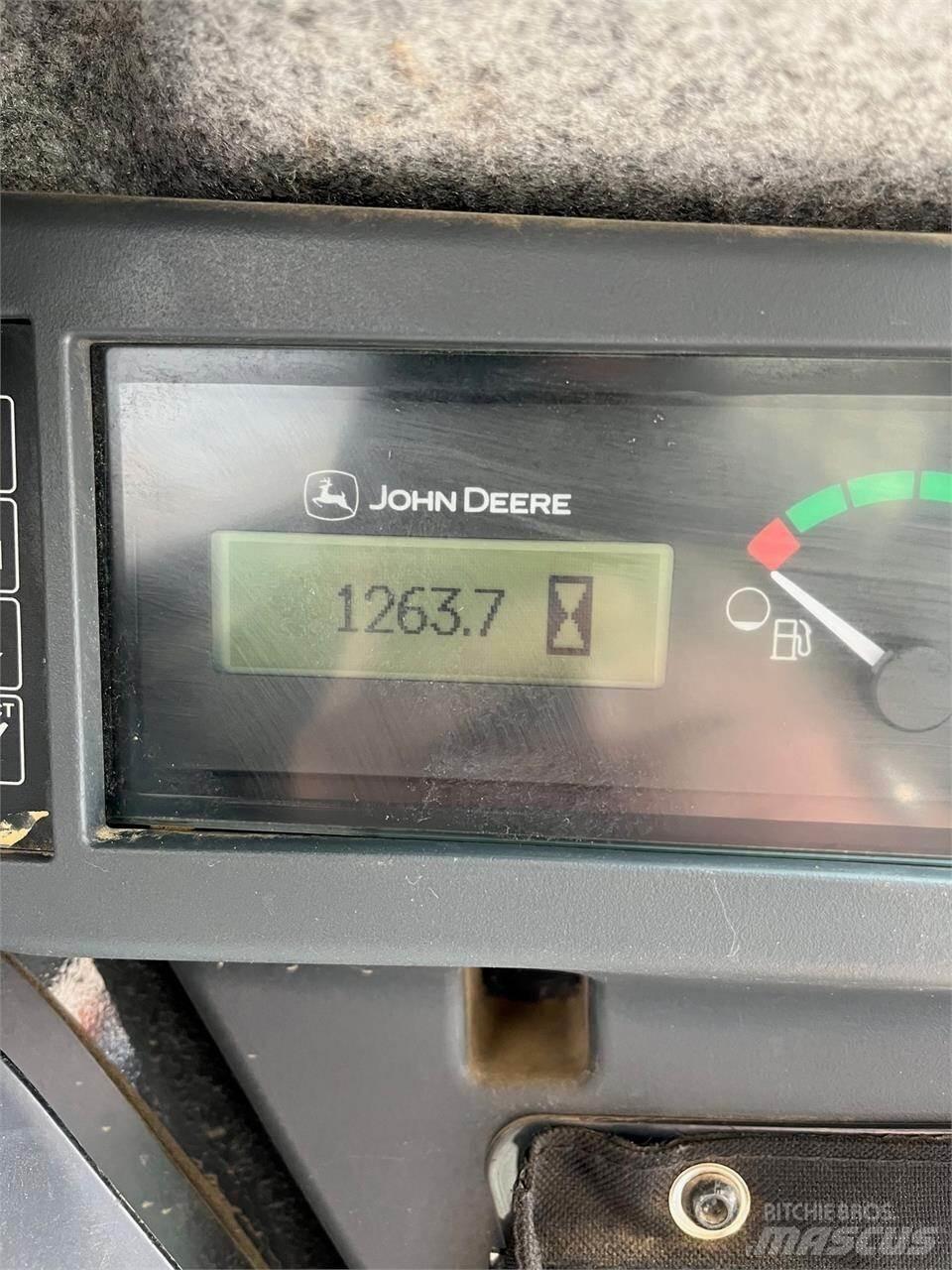 John Deere 333G لوادر انزلاقية التوجيه
