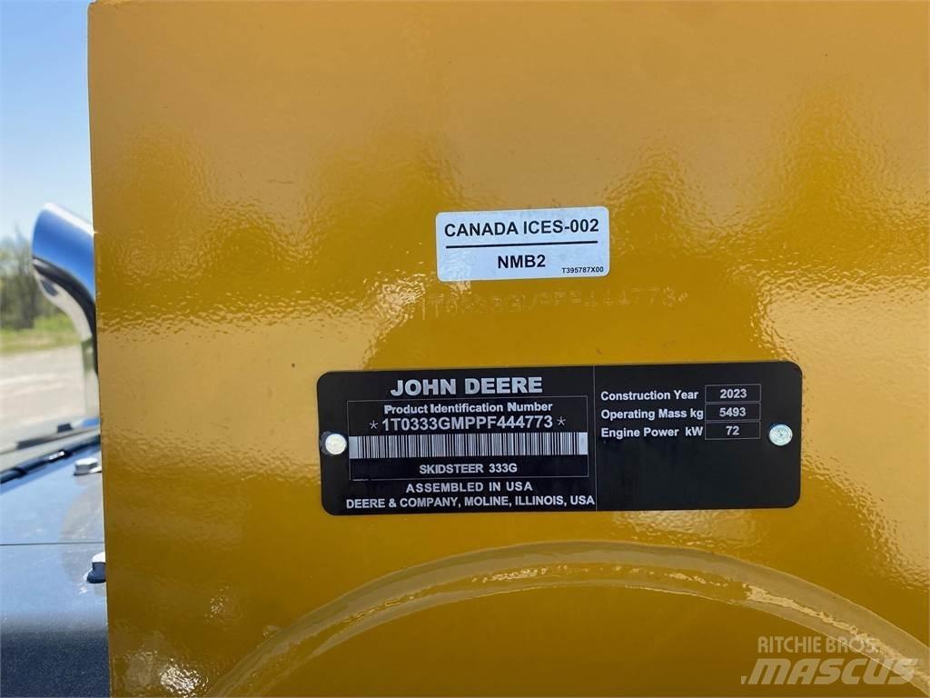John Deere 333G لوادر انزلاقية التوجيه
