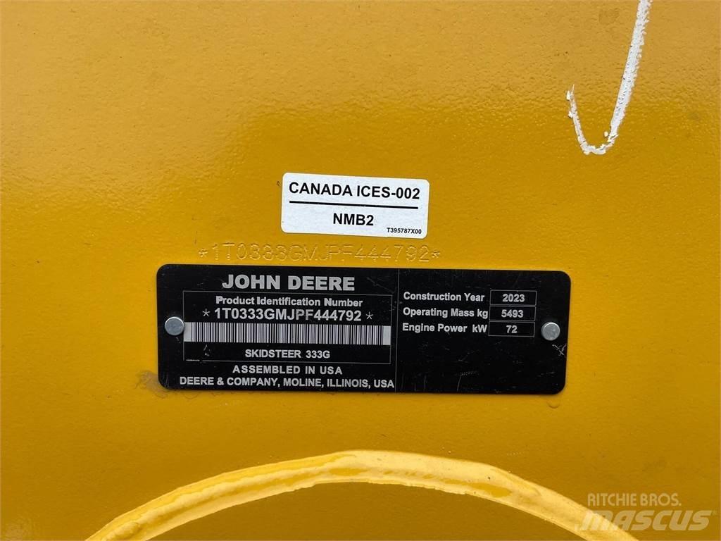 John Deere 333G لوادر انزلاقية التوجيه