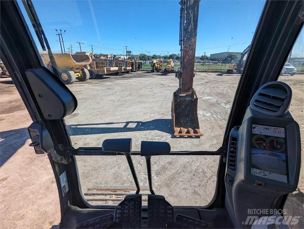 John Deere 350G LC حفارات زحافة