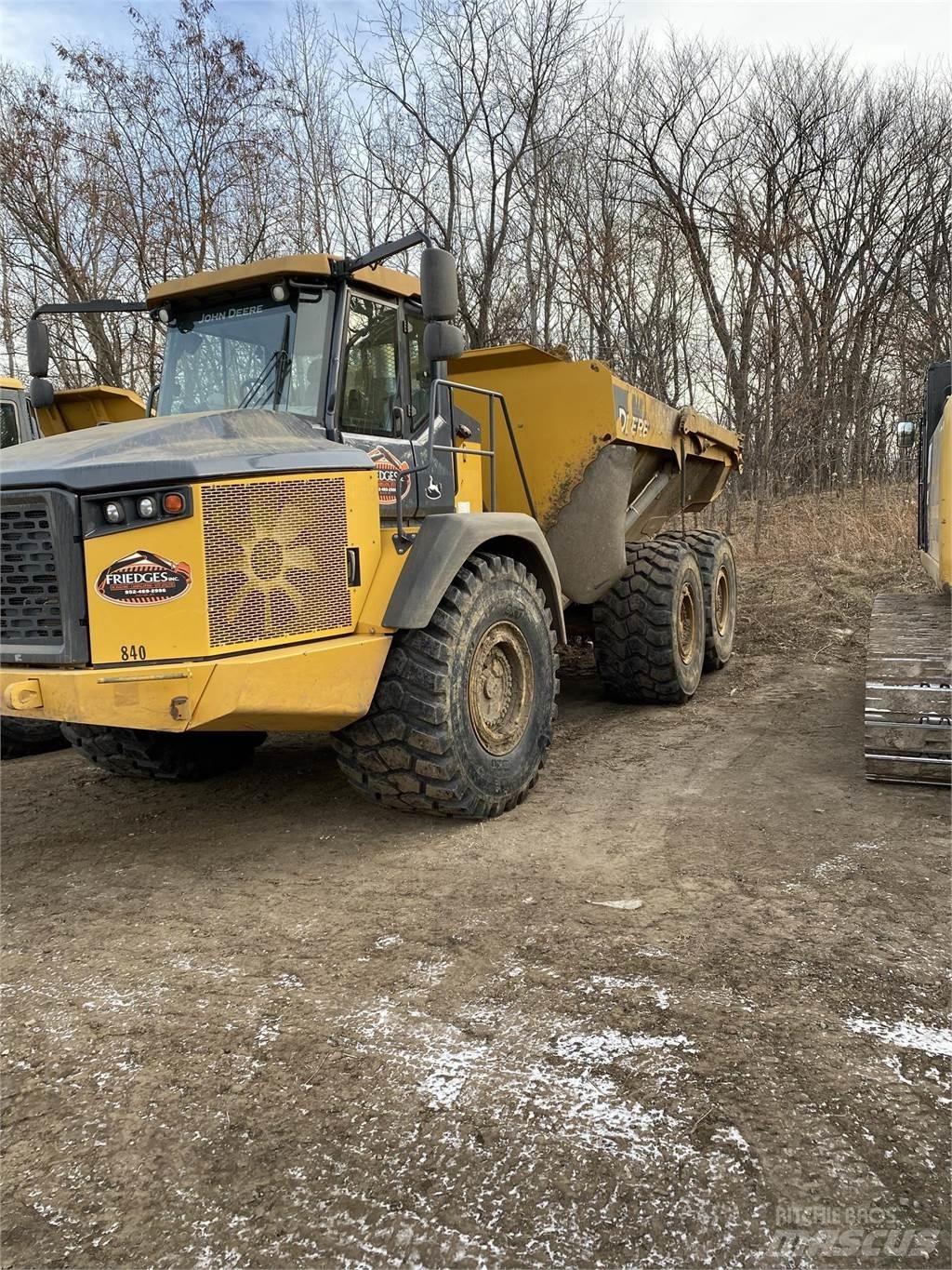 John Deere 410E ساحبات مفصلية