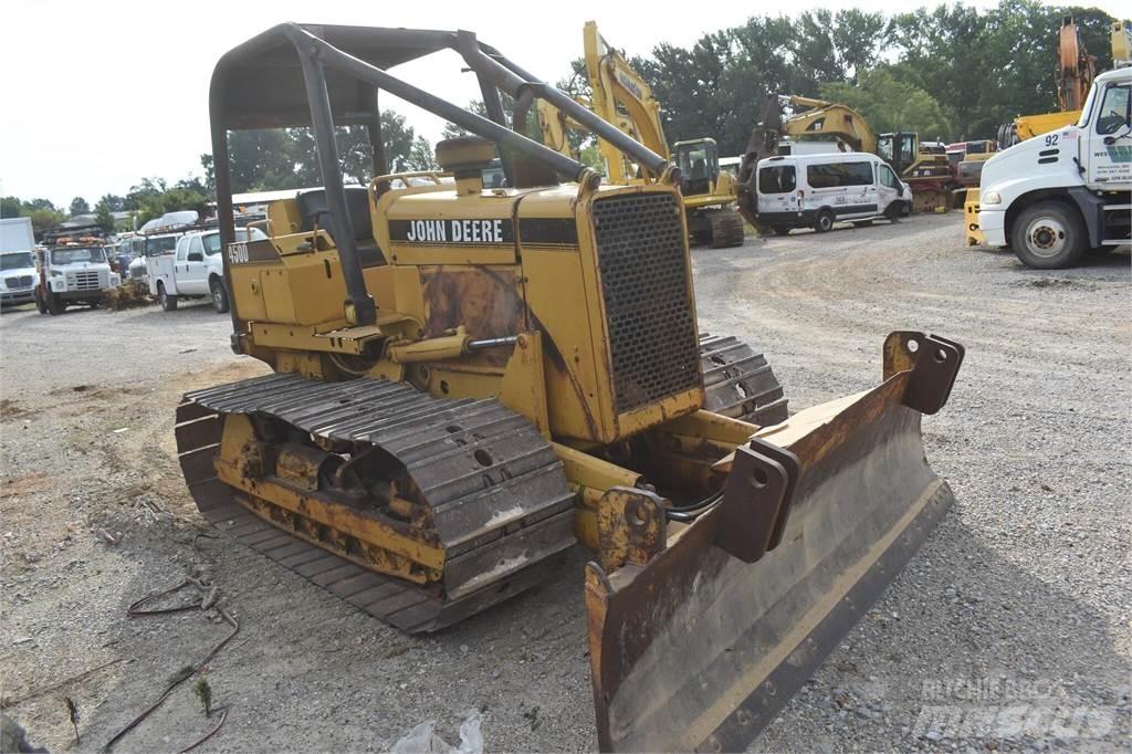 John Deere 450D LGP بلدوزرات مجنزرة