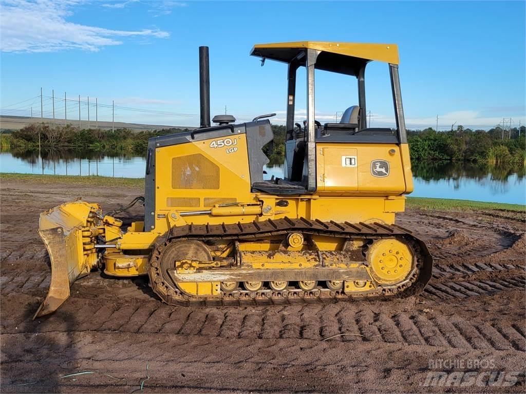 John Deere 450J LGP بلدوزرات مجنزرة
