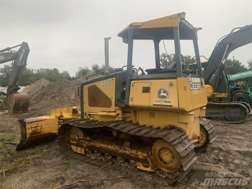 John Deere 450J LGP بلدوزرات مجنزرة