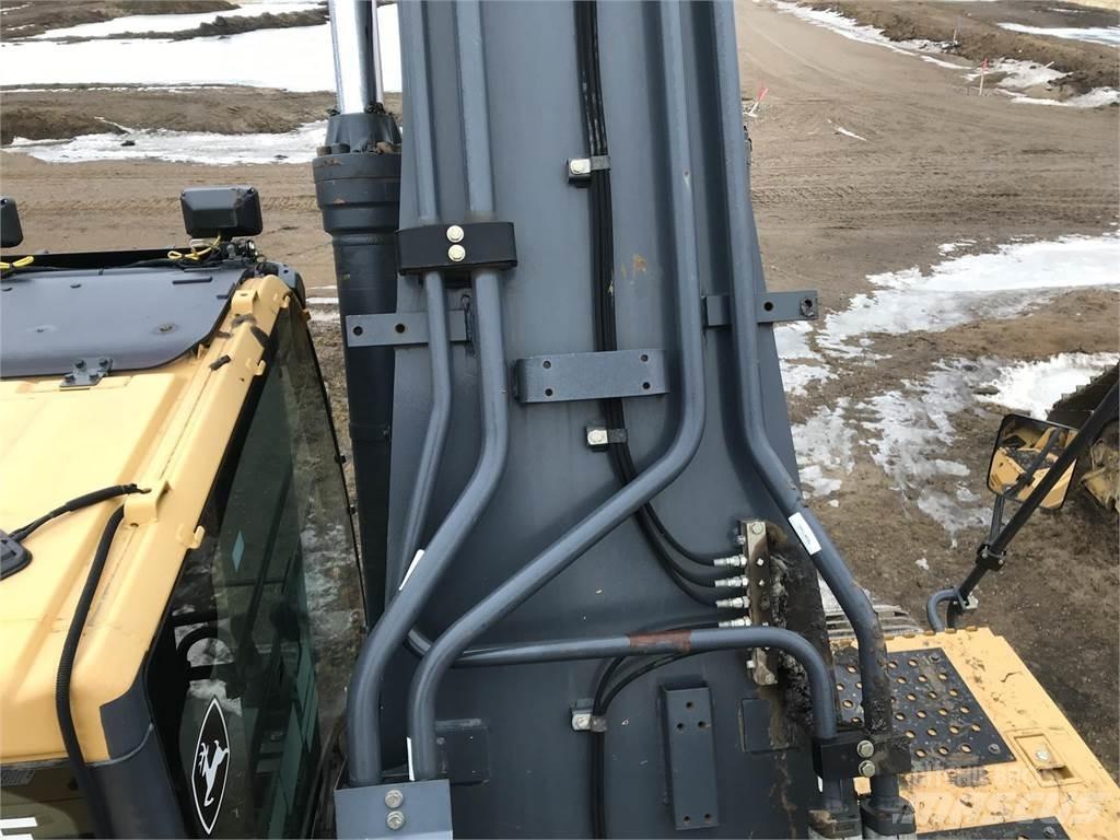 John Deere 470G LC حفارات زحافة