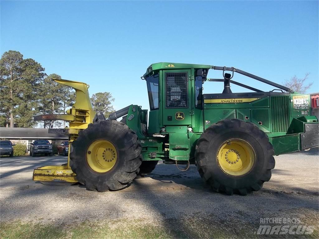 John Deere 643L قاطعات وجامعات الأشجار