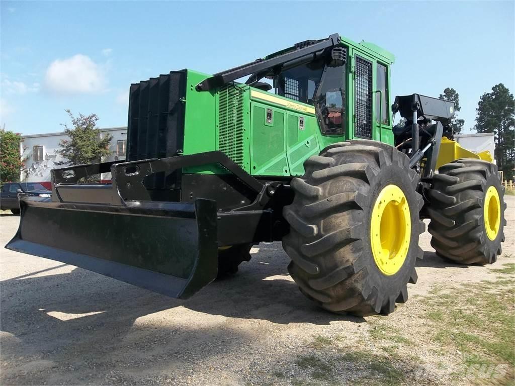 John Deere 648H ساحبات الأشجار