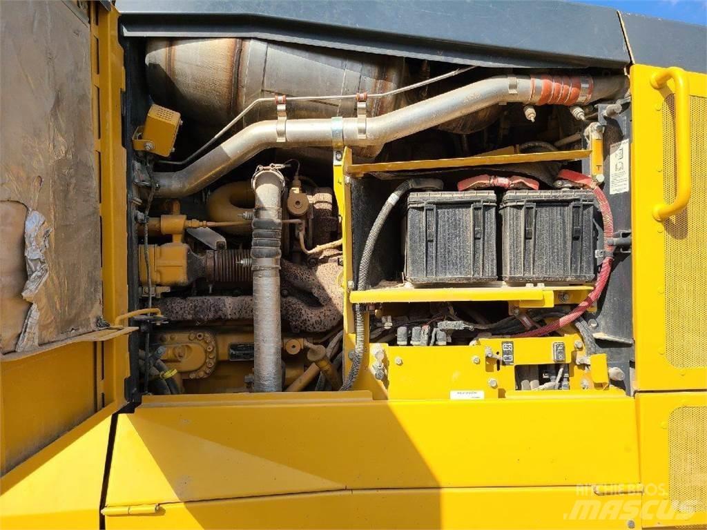 John Deere 672G معدات تمهيد الطرق
