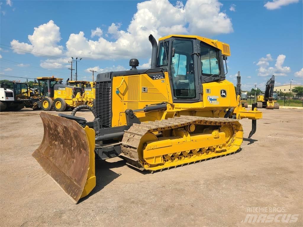 John Deere 700K بلدوزرات مجنزرة
