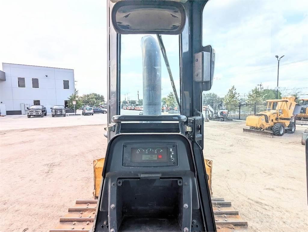 John Deere 700K بلدوزرات مجنزرة