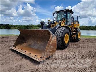 John Deere 744L لوادر بعجل