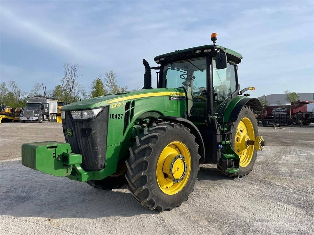 John Deere 8320R الجرارات