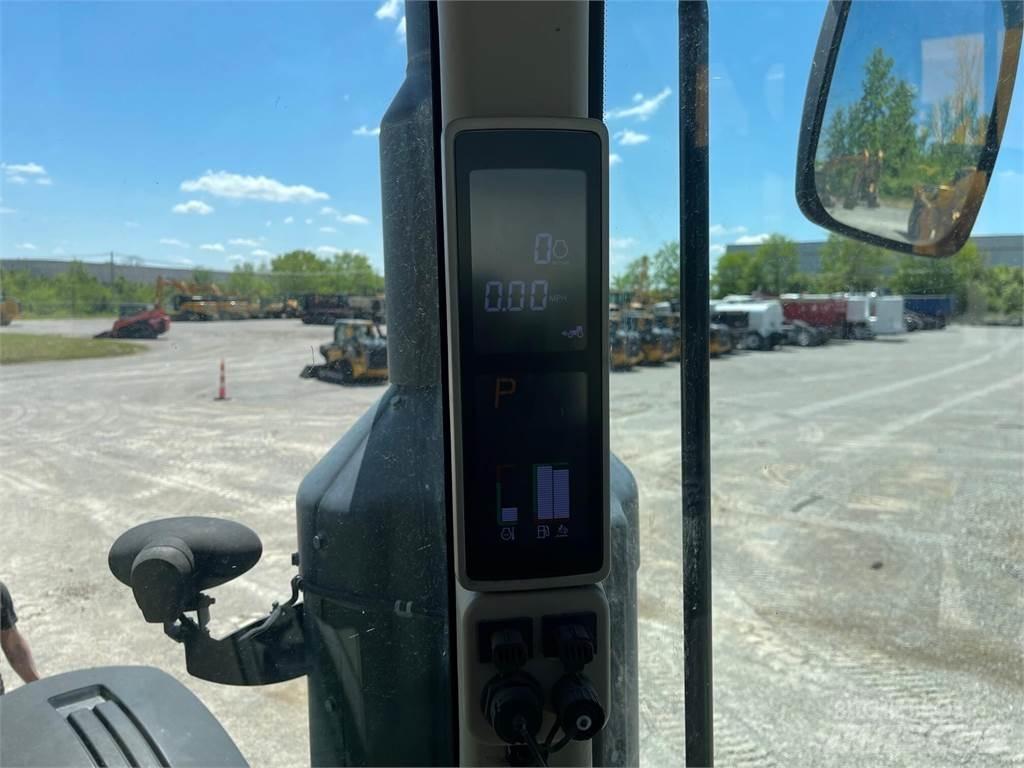 John Deere 8320R الجرارات