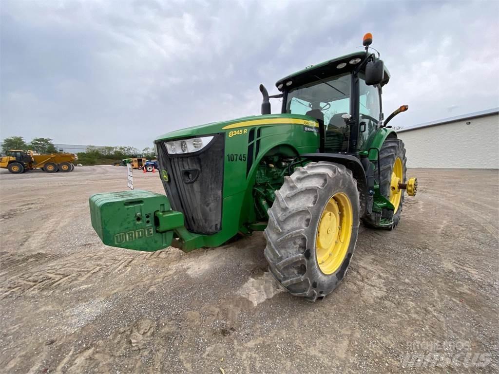 John Deere 8345R الجرارات