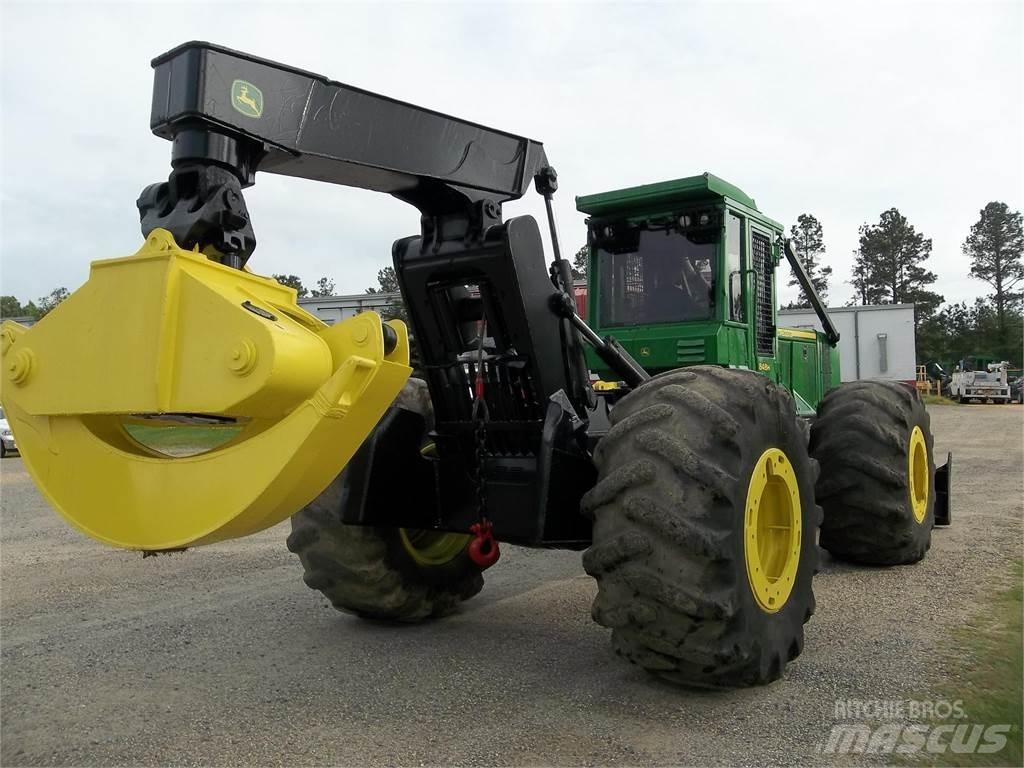 John Deere 848H ساحبات الأشجار