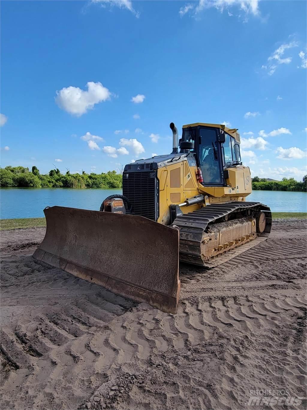 John Deere 850K WLT بلدوزرات مجنزرة