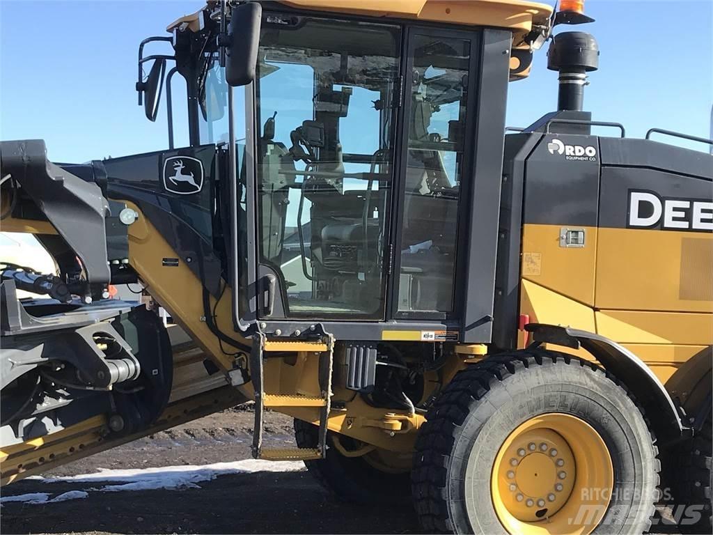 John Deere 872G معدات تمهيد الطرق
