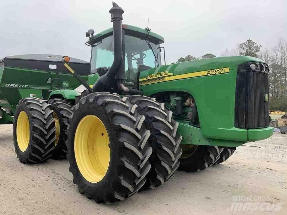 John Deere 9220 الجرارات