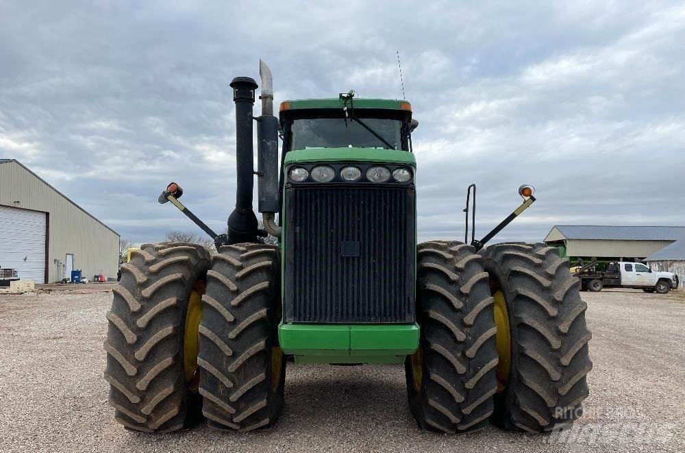 John Deere 9220 الجرارات