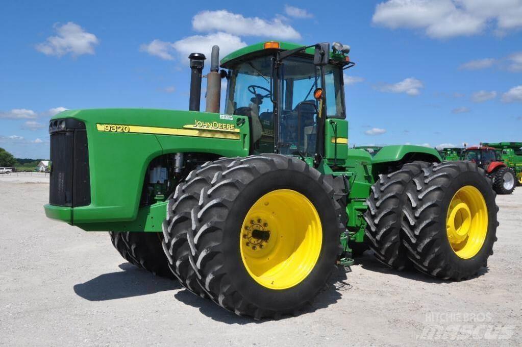 John Deere 9320 الجرارات