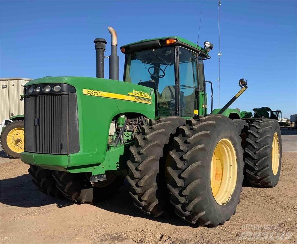 John Deere 9320 الجرارات